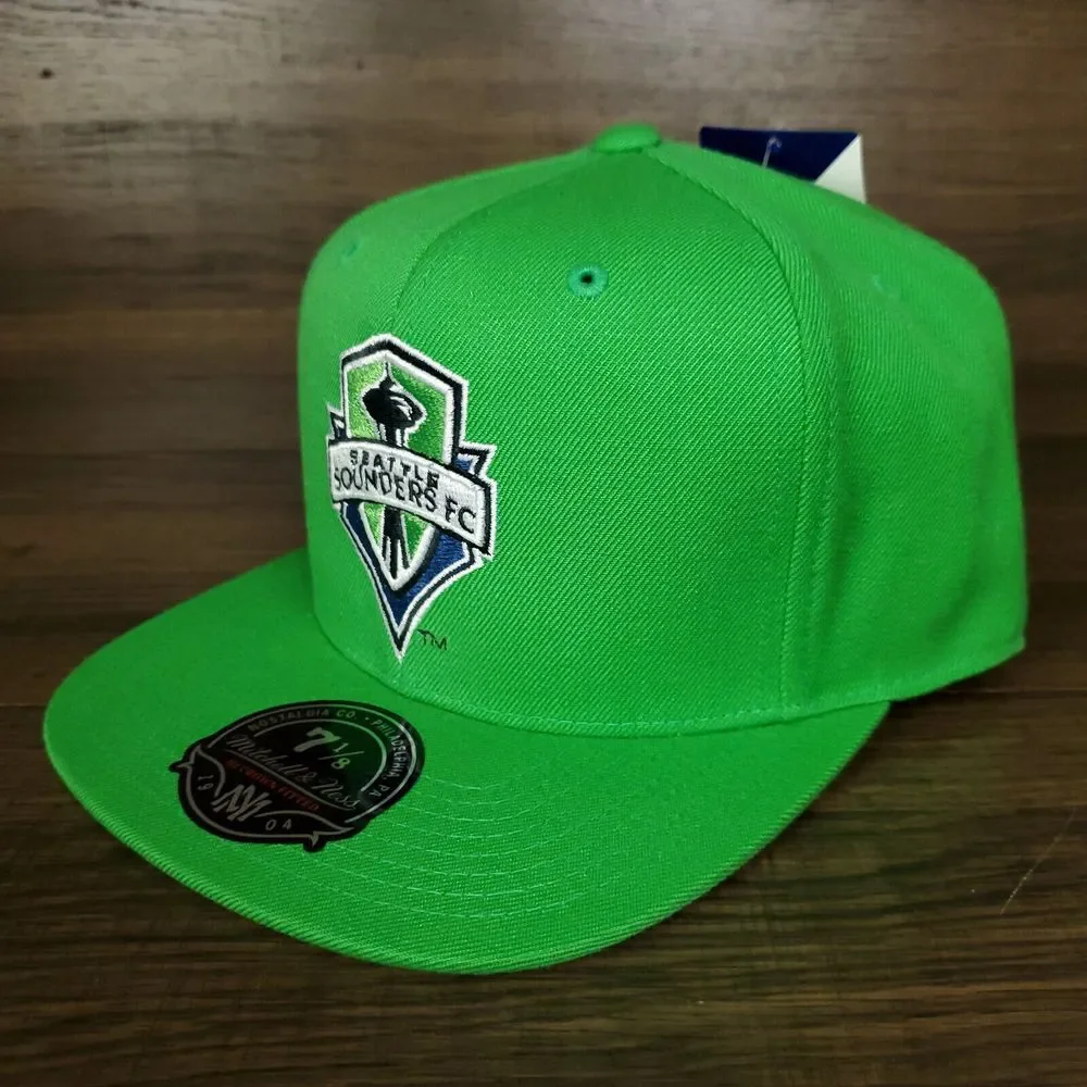 Seattle Sounders Mitchell & Ness MLS Fitted‎ 7 1/8 Flatbill Hat Cap 3D Logo NWT
